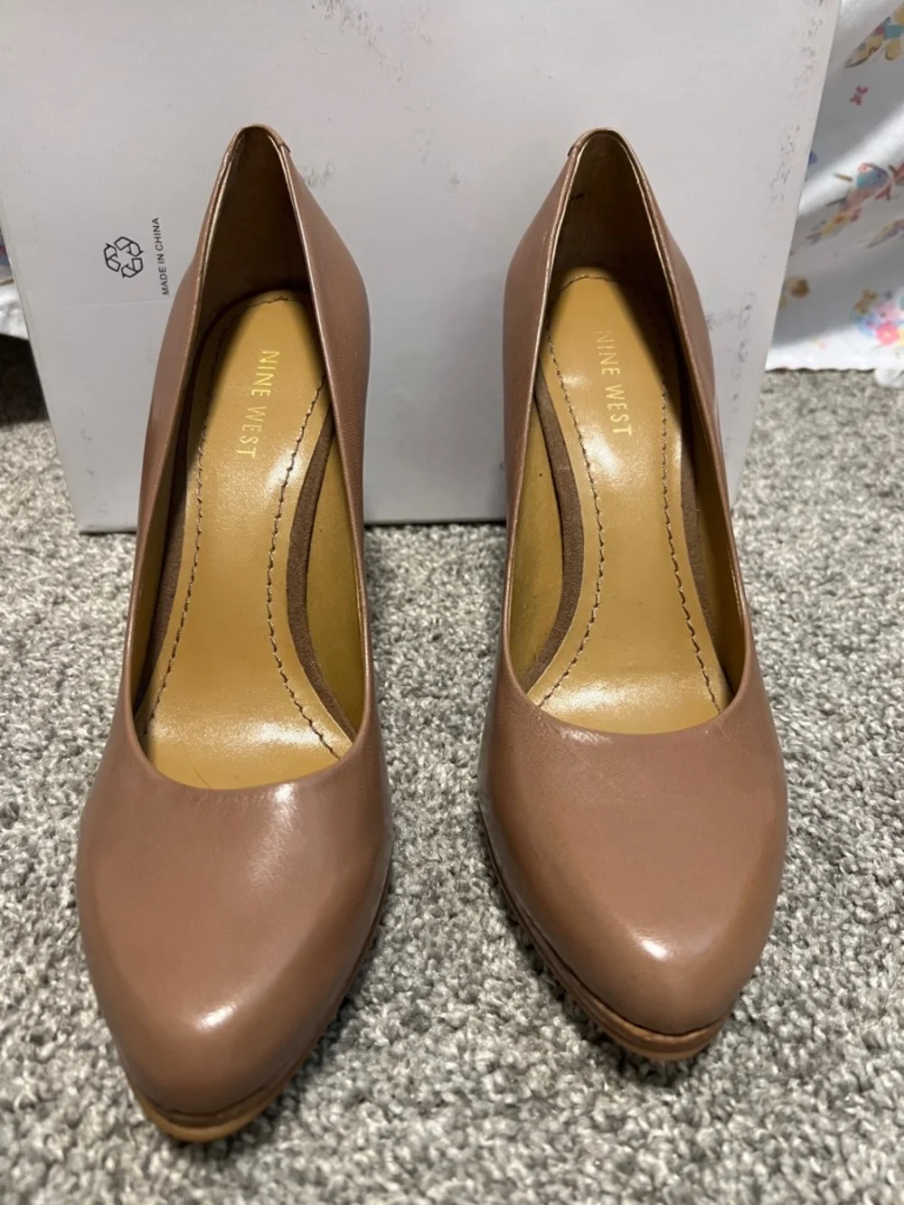 Nine West "Rocha" platform pumps - Picture 1 of 5